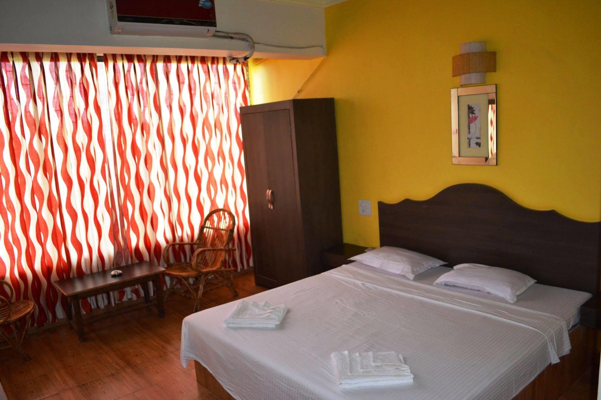 Pleasure Beach Resort Morjim Exterior photo