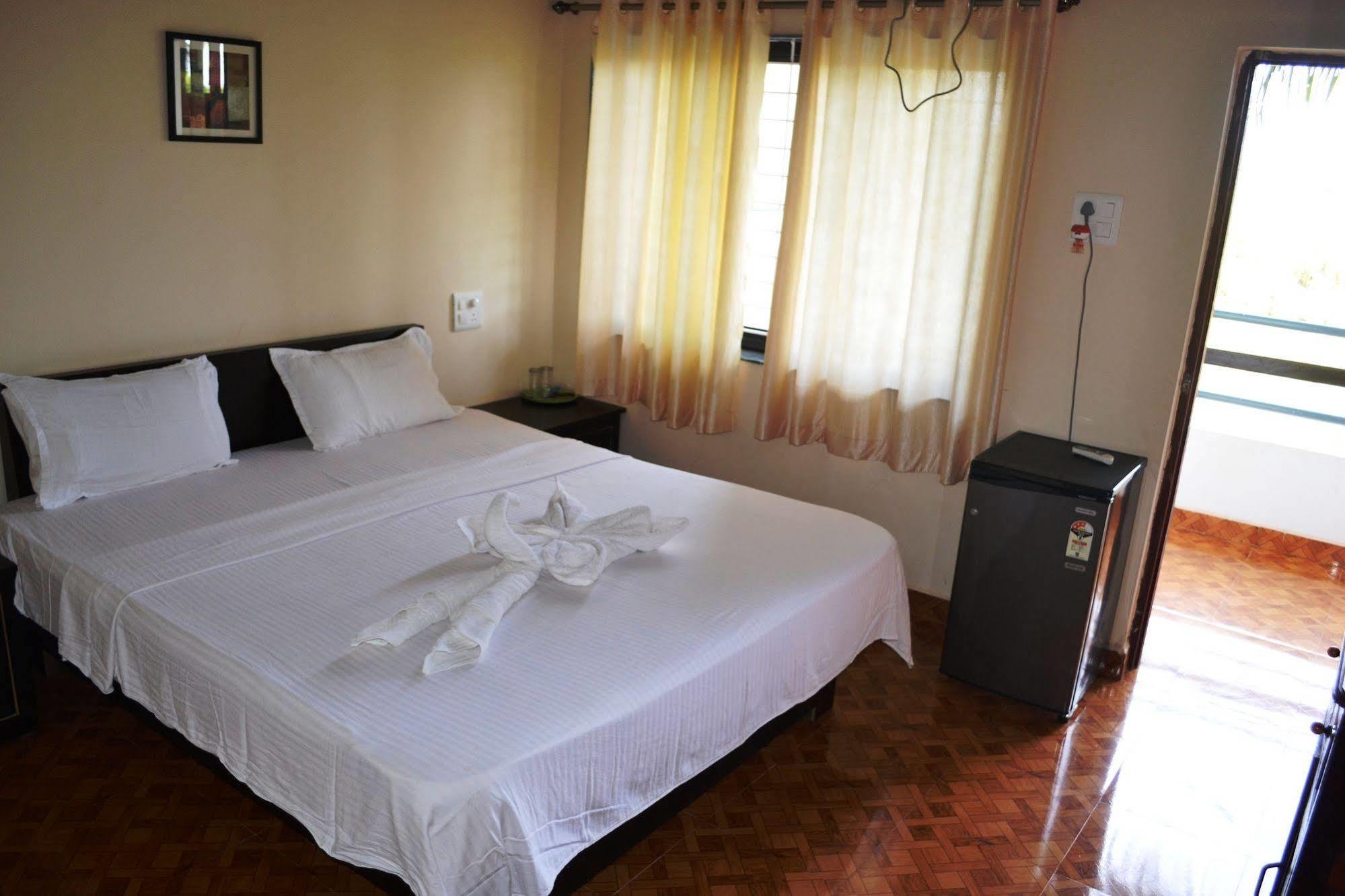 Pleasure Beach Resort Morjim Exterior photo