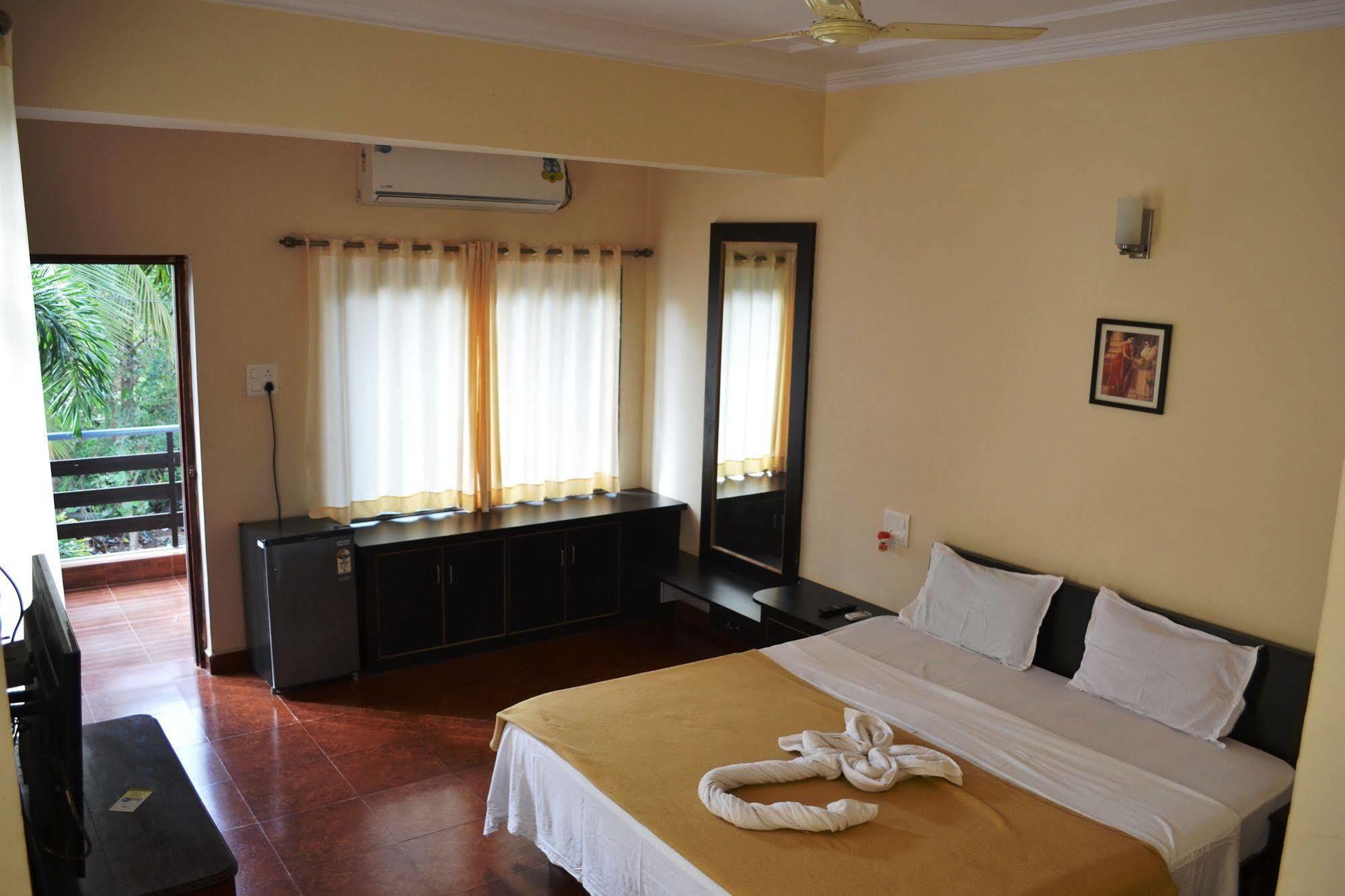 Pleasure Beach Resort Morjim Exterior photo