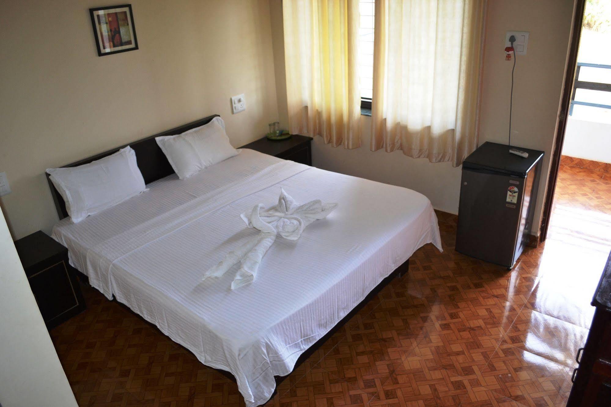 Pleasure Beach Resort Morjim Exterior photo